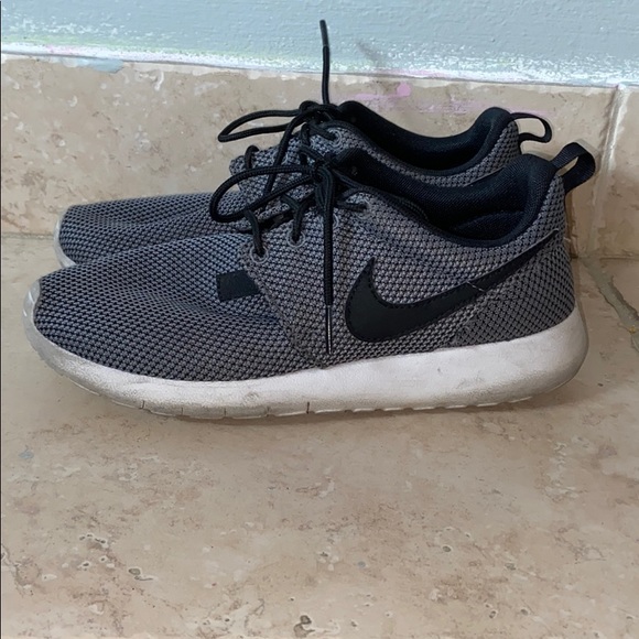 Nike Sneakers - Picture 4 of 4